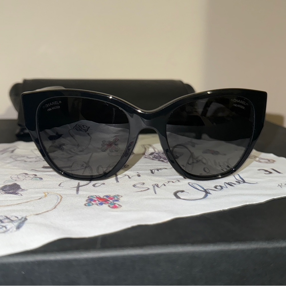 Auth Chanel Polarized Butterfly Chevron 5412 Chic Black Sunglasses